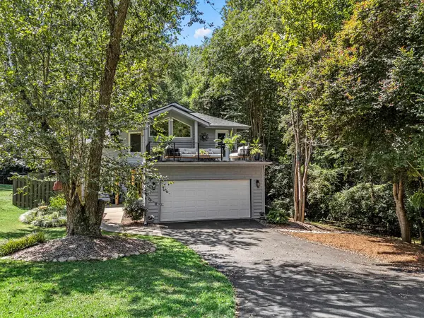 24 Old House LN, Spartanburg, SC 29302