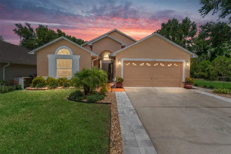 1123 W GREENLEY AVE W, Groveland, FL 34736