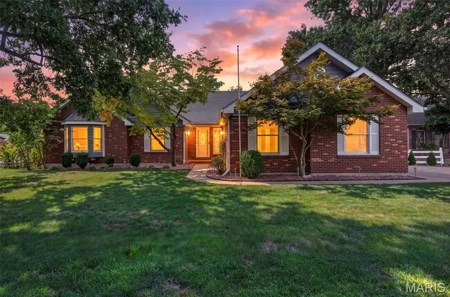 6 Potomac CT, St Charles, MO 63303