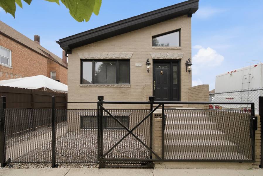4550 S Mcdowell AVE, Chicago, IL 60609