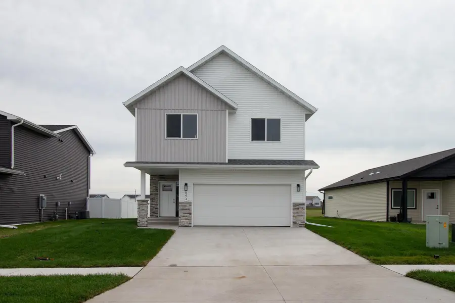 6274 87th AVE S, Horace, ND 58047