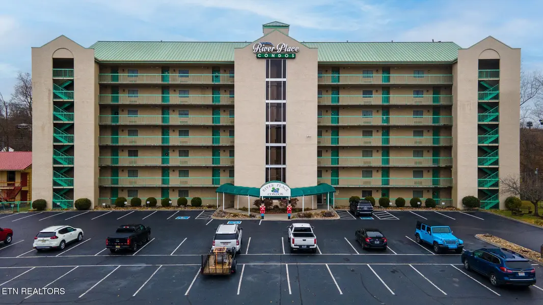 3215 N River Rd #503, Pigeon Forge, TN 37863