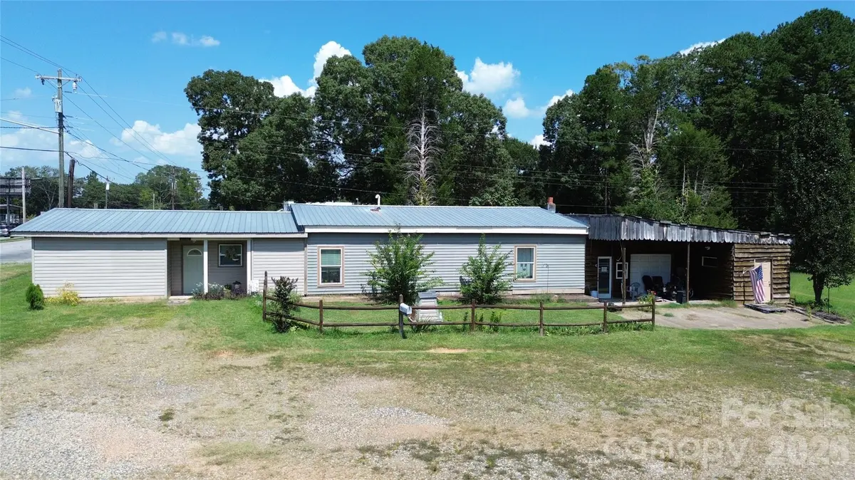 2246 N Aspen ST, Lincolnton, NC 28092