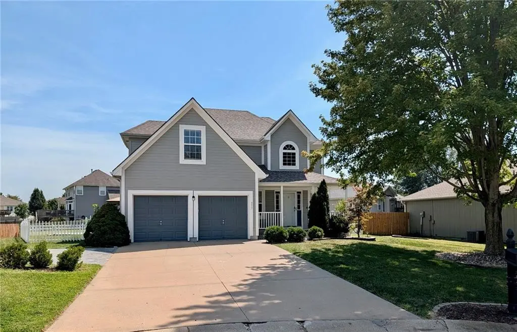 953 NW Maplewood CT, Grain Valley, MO 64029