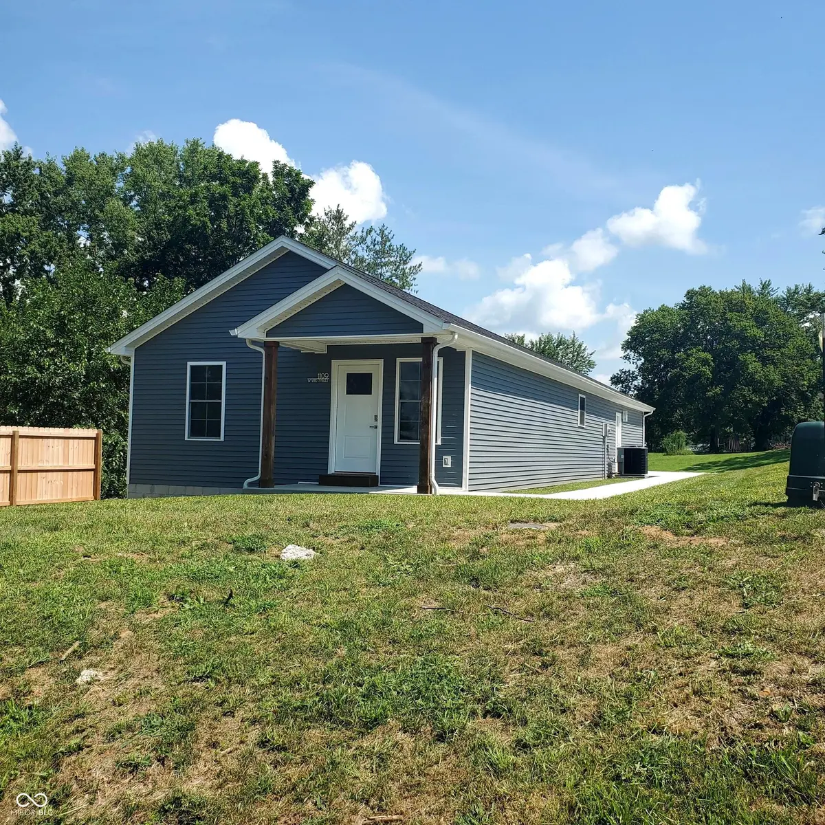 1109 W Vine ST, Brownstown, IN 47220
