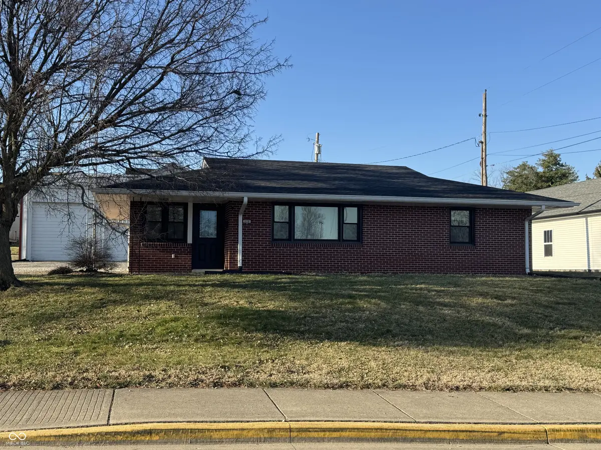 808 W Bridge ST, Brownstown, IN 47220