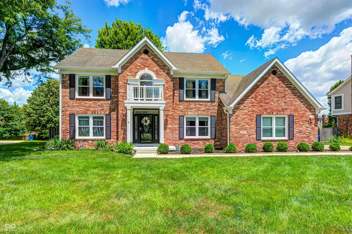9158 Oak Knoll LN, Fishers, IN 46037
