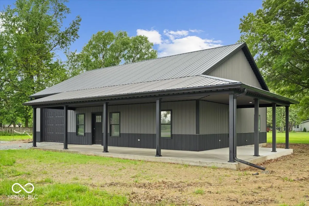 8237 S 100 E, Markleville, IN 46056