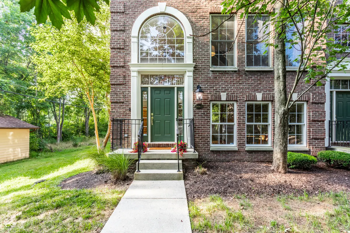8665 Meridian Square DR, Indianapolis, IN 46240
