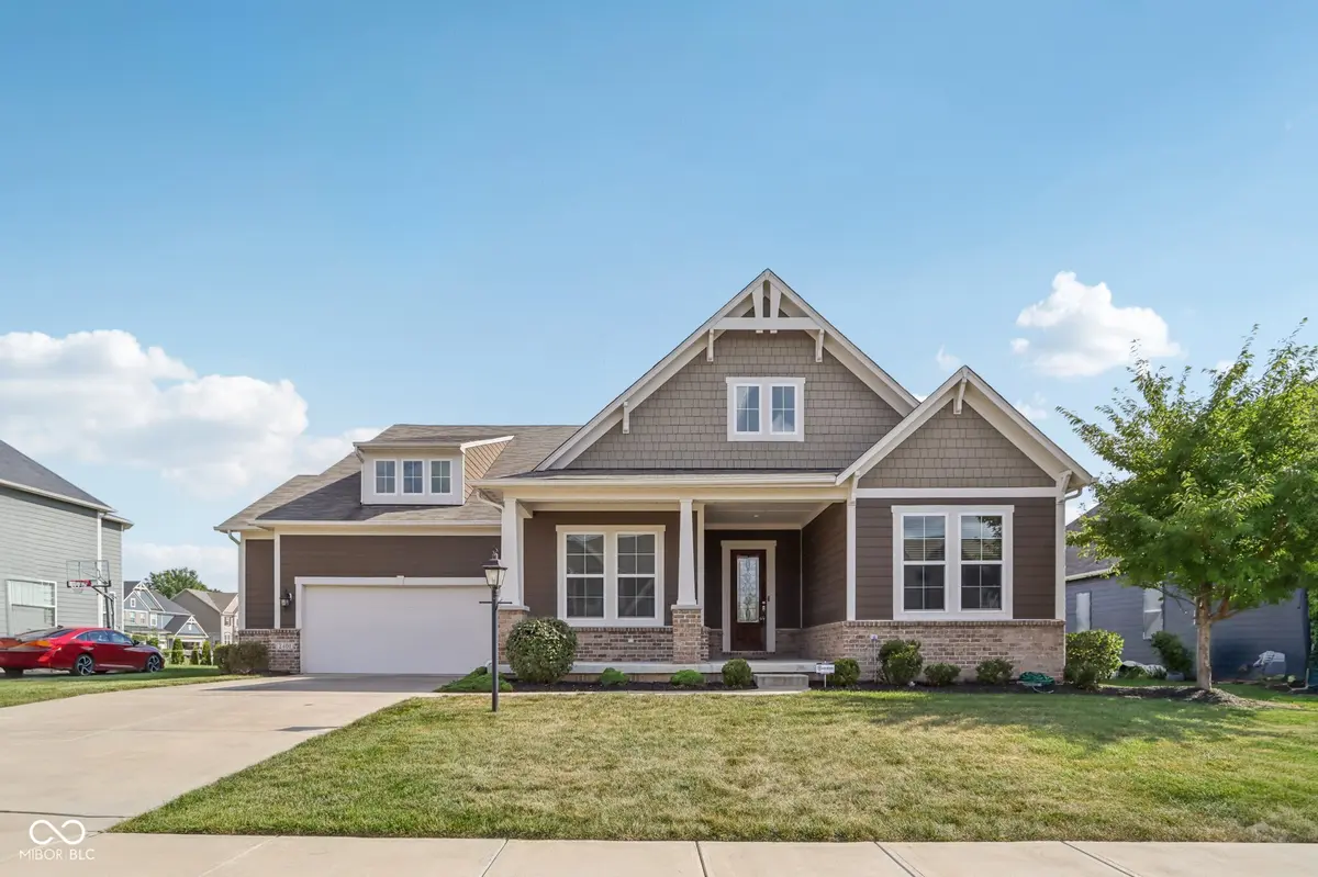 2403 Mossy CRK, Avon, IN 46123