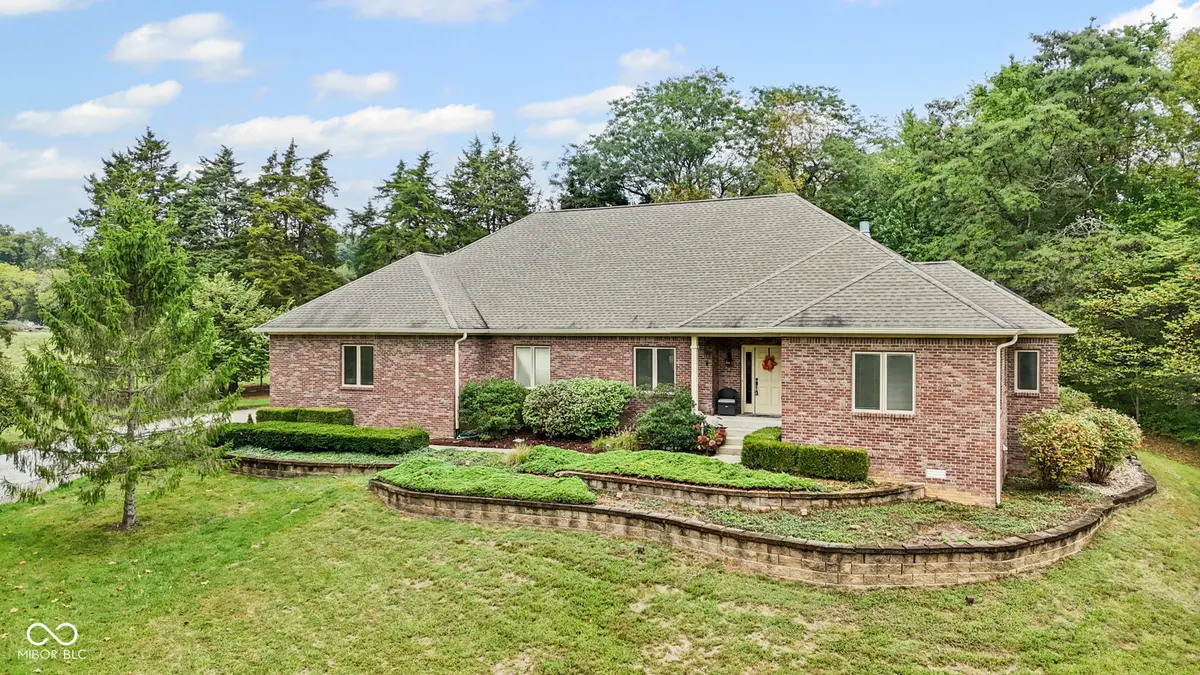 6799 S Nineveh RD, Trafalgar, IN 46181