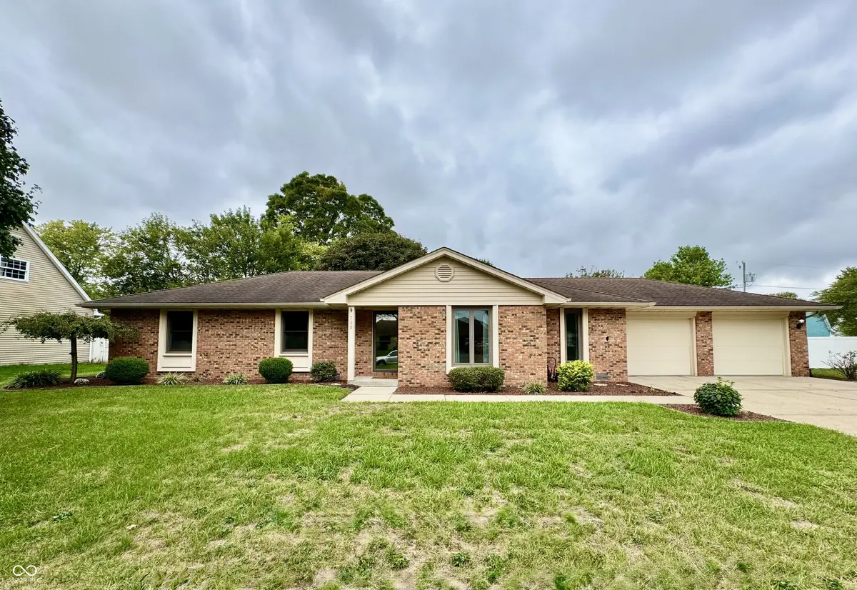 728 S Sycamore RD, Seymour, IN 47274