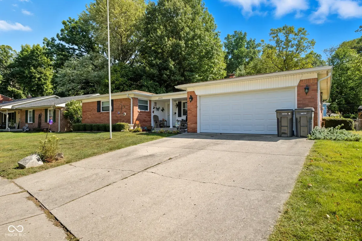 1929 Lawrence AVE E, Indianapolis, IN 46227