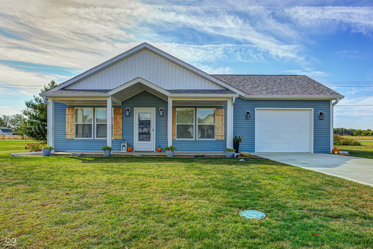 105 Sunburst CIR, Alexandria, IN 46001