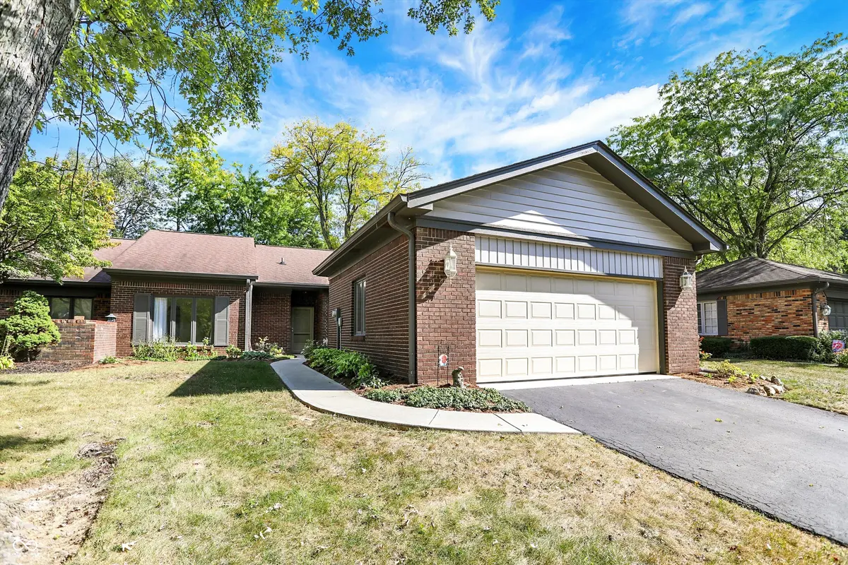 5325 Whitemarsh LN, Indianapolis, IN 46226