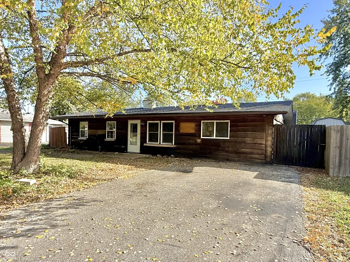 241 Mooreland DR, Whiteland, IN 46184