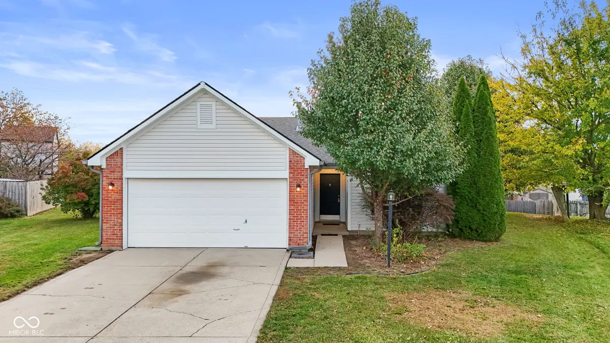 5516 Alcott CIR, Indianapolis, IN 46221
