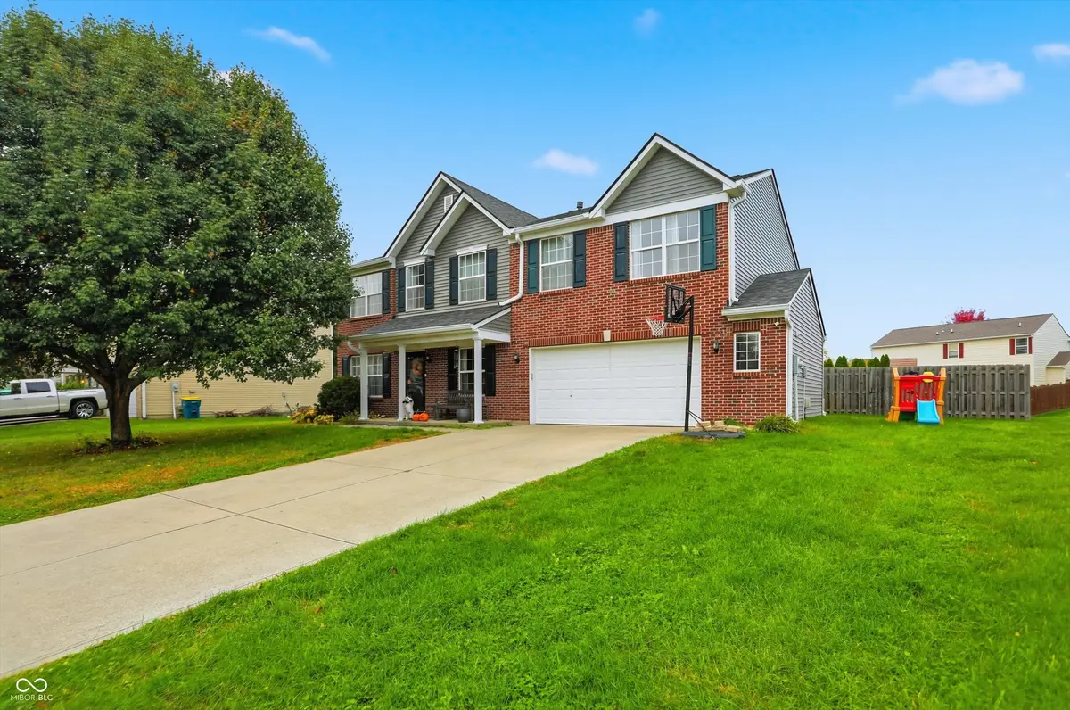 2352 S Logan DR, New Palestine, IN 46163