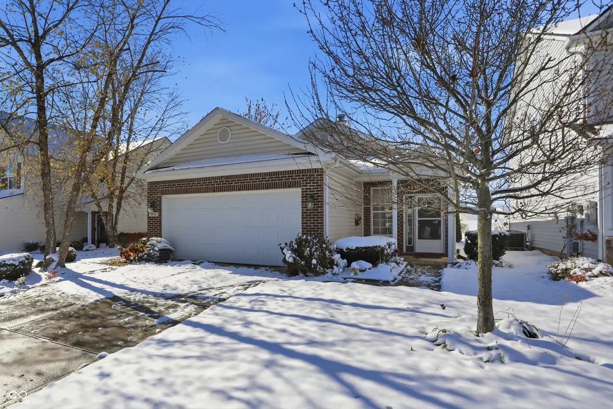 3696 White Cliff WAY, Whitestown, IN 46075