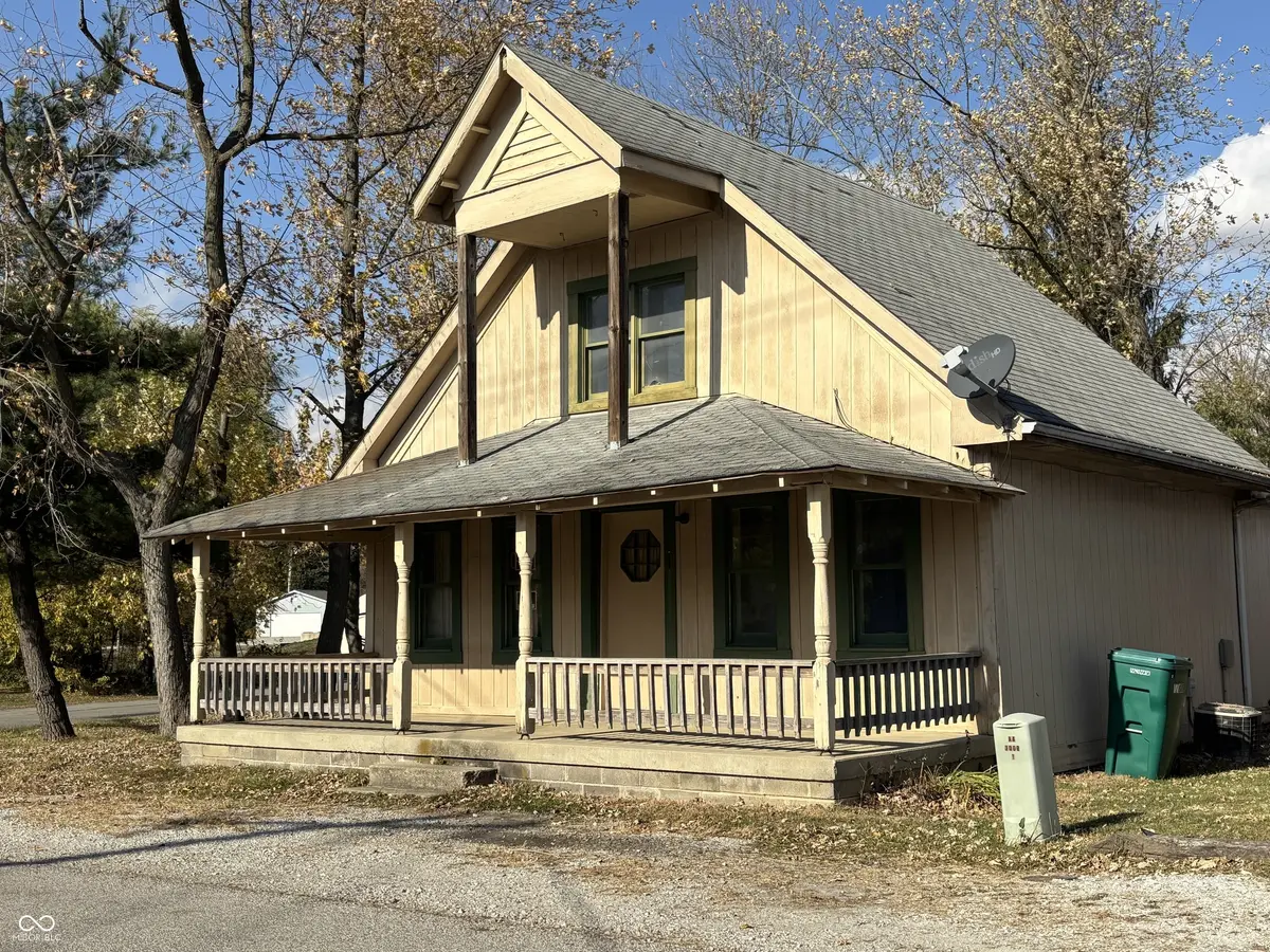 2 Harrison ST, Whitestown, IN 46075