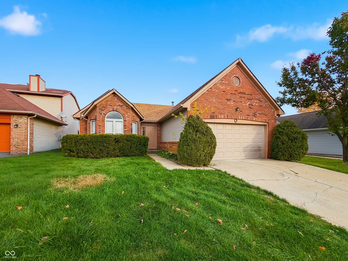 1547 Parkthorne DR, Indianapolis, IN 46229