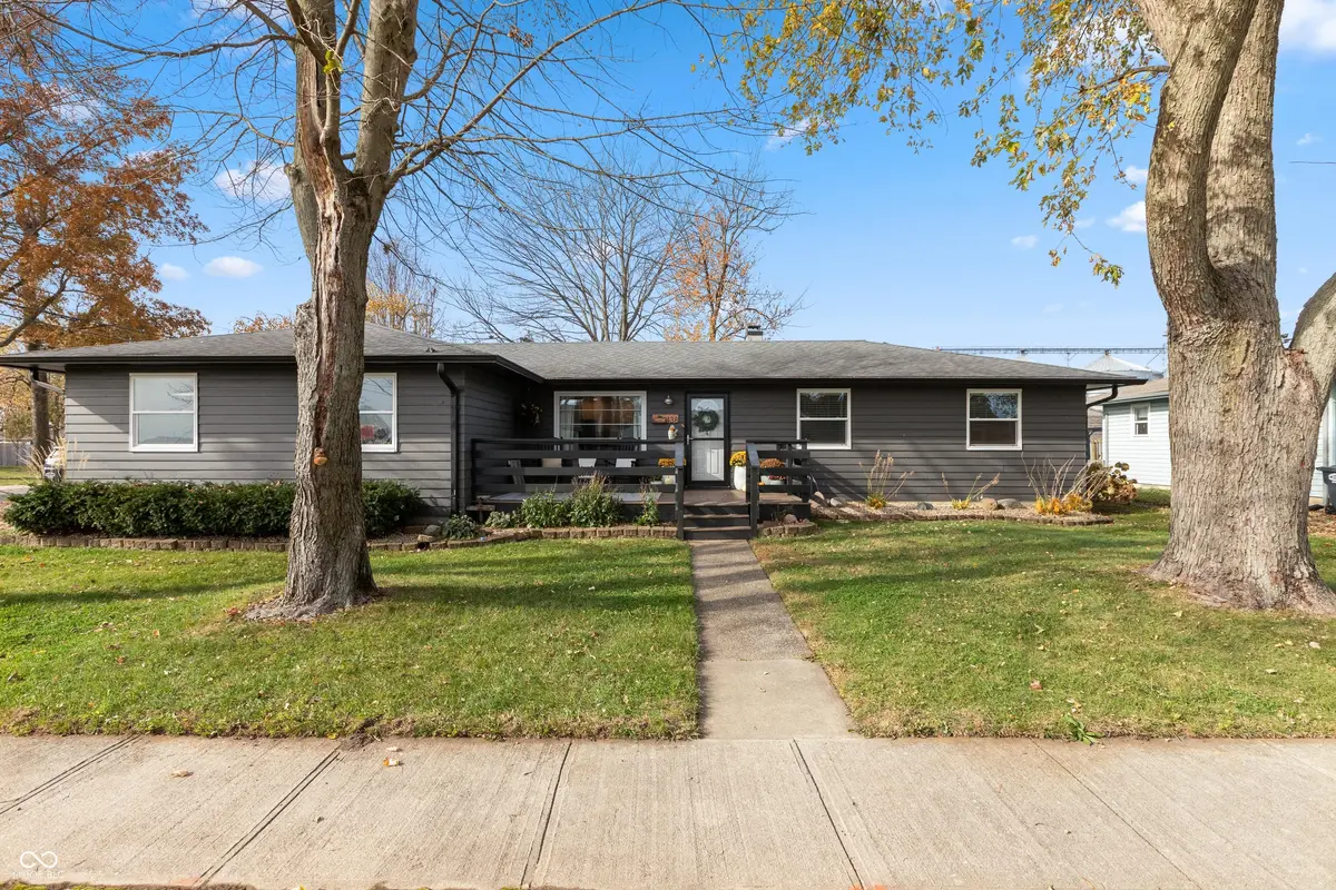 138 S Carlisle ST, Bargersville, IN 46106