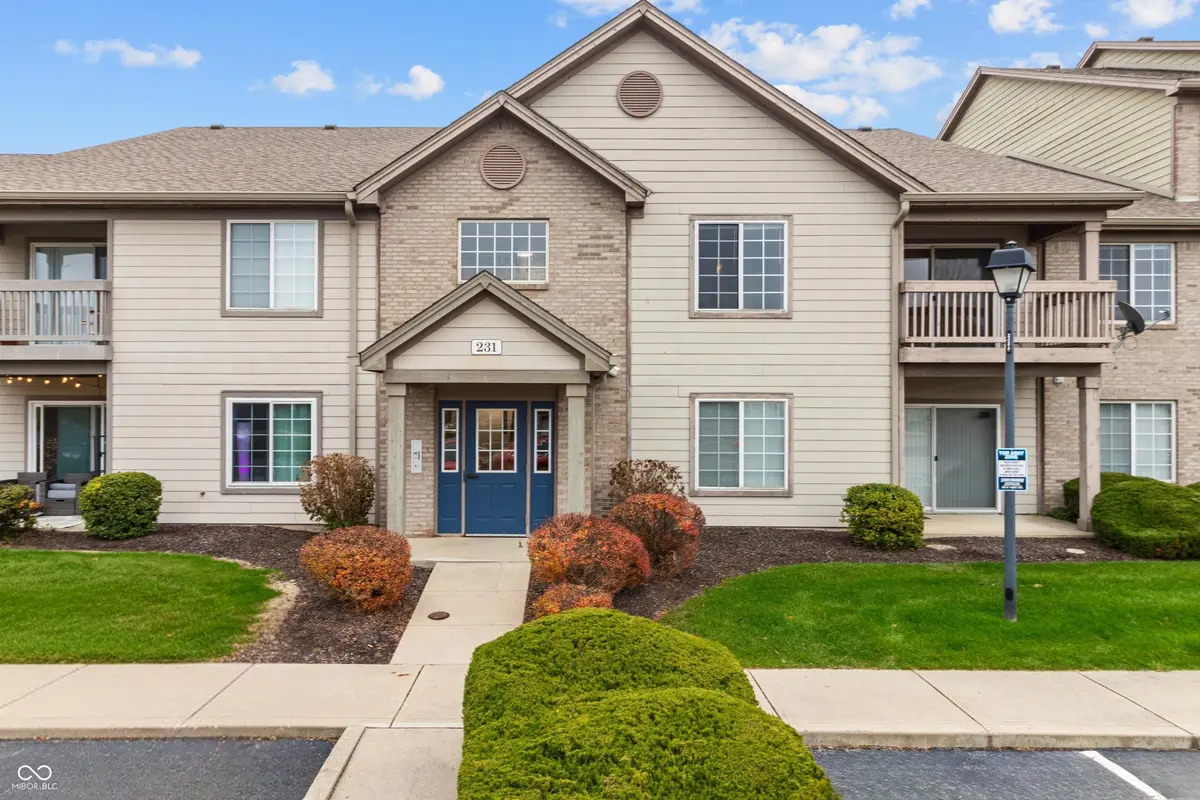 231 Legends Creek PL #207, Indianapolis, IN 46229