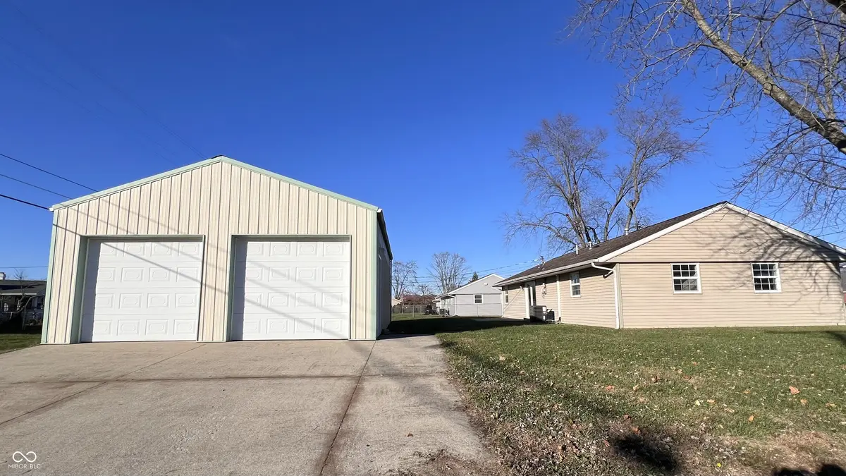 120 Lind DR, Edinburgh, IN 46124