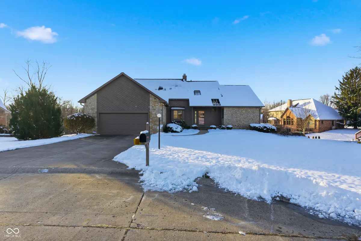 9011 Condit LN, Indianapolis, IN 46256