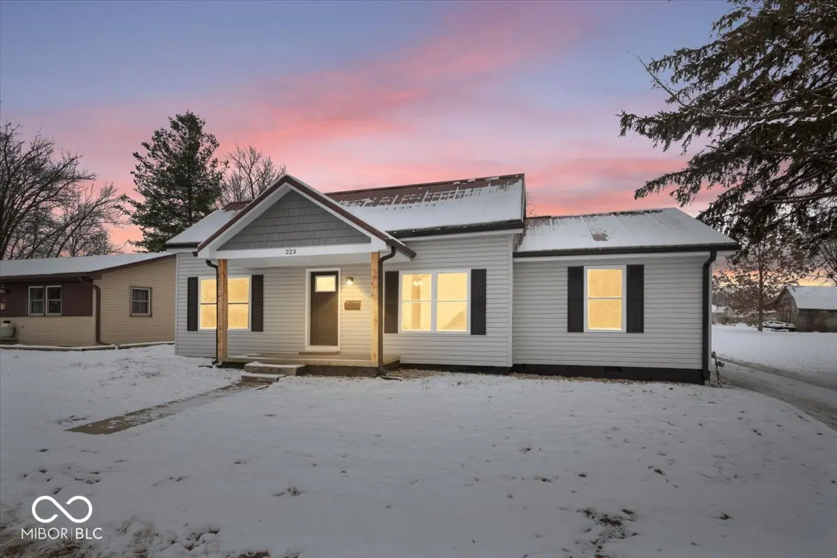 223 Union ST, Hope, IN 47246