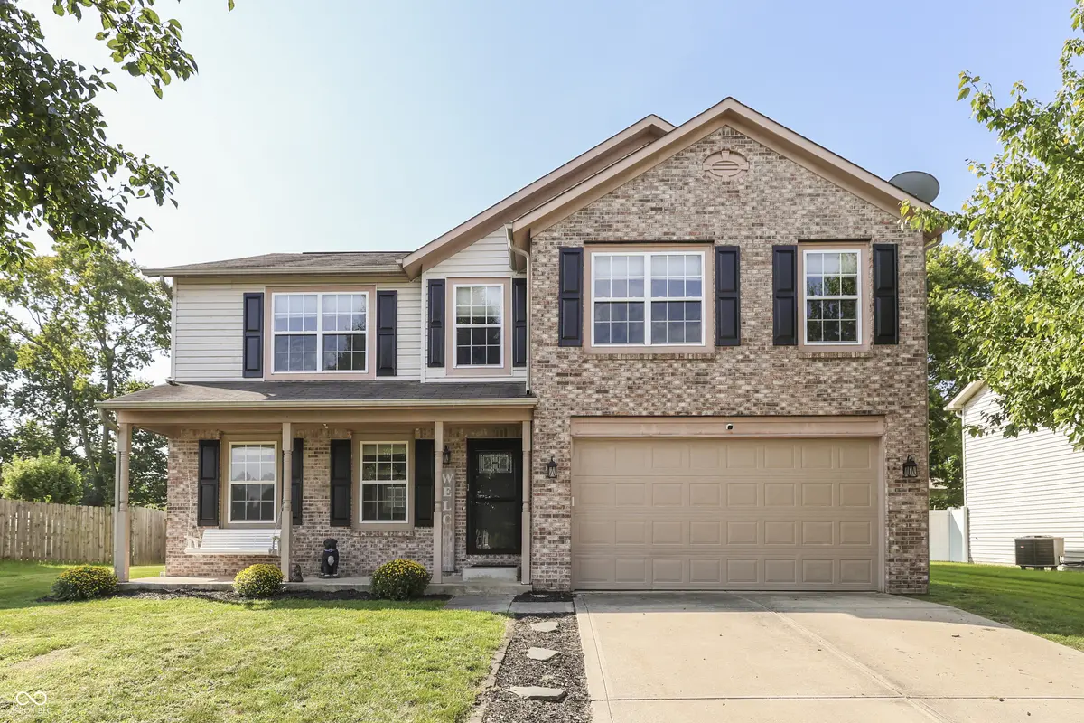 919 Angus LN, Indianapolis, IN 46217