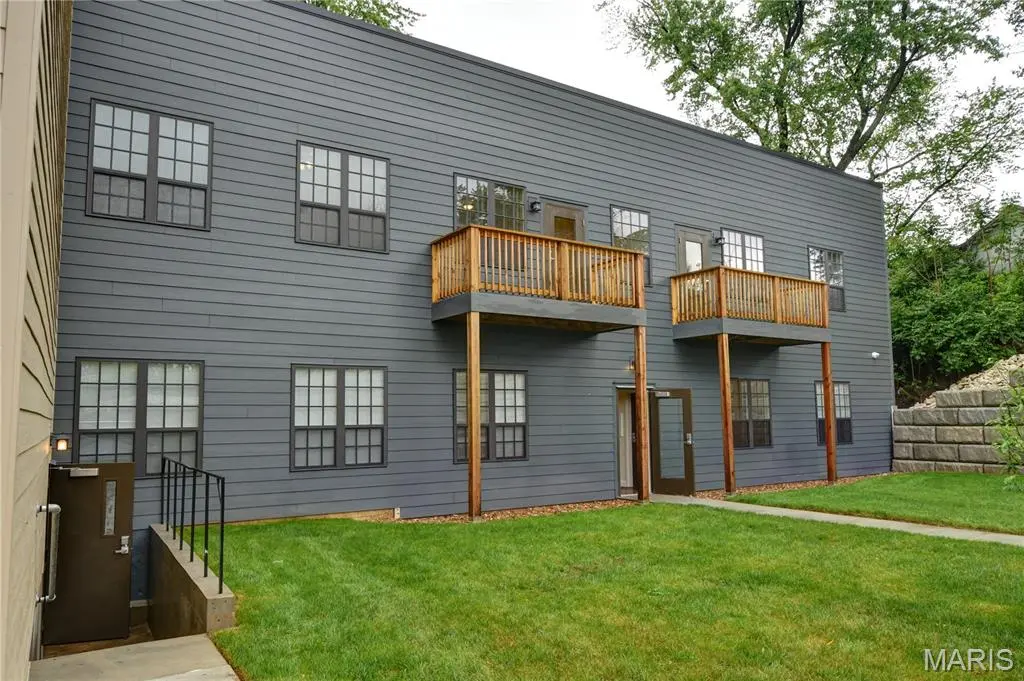 257 S FLORISSANT RD #108, Ferguson, MO 63135