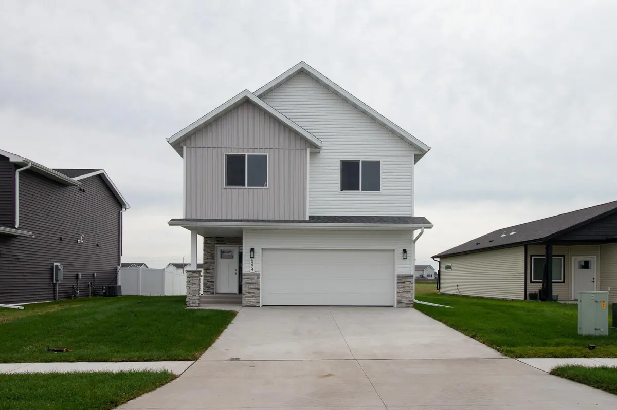 6274 87th AVE S, Horace, ND 58047