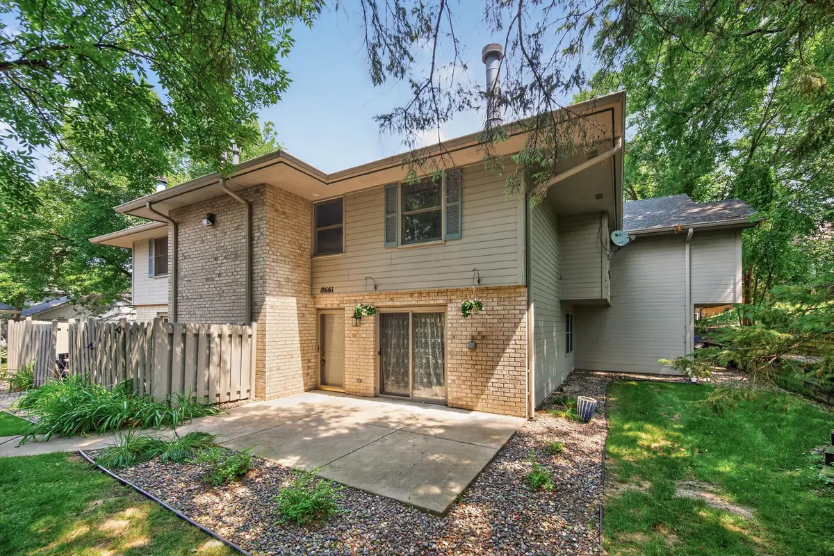 18661 Clear View CT, Minnetonka, MN 55345