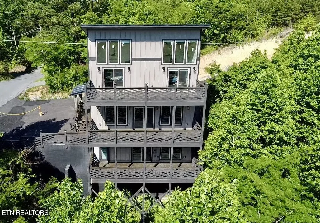 1924 Walker Tr, Sevierville, TN 37876