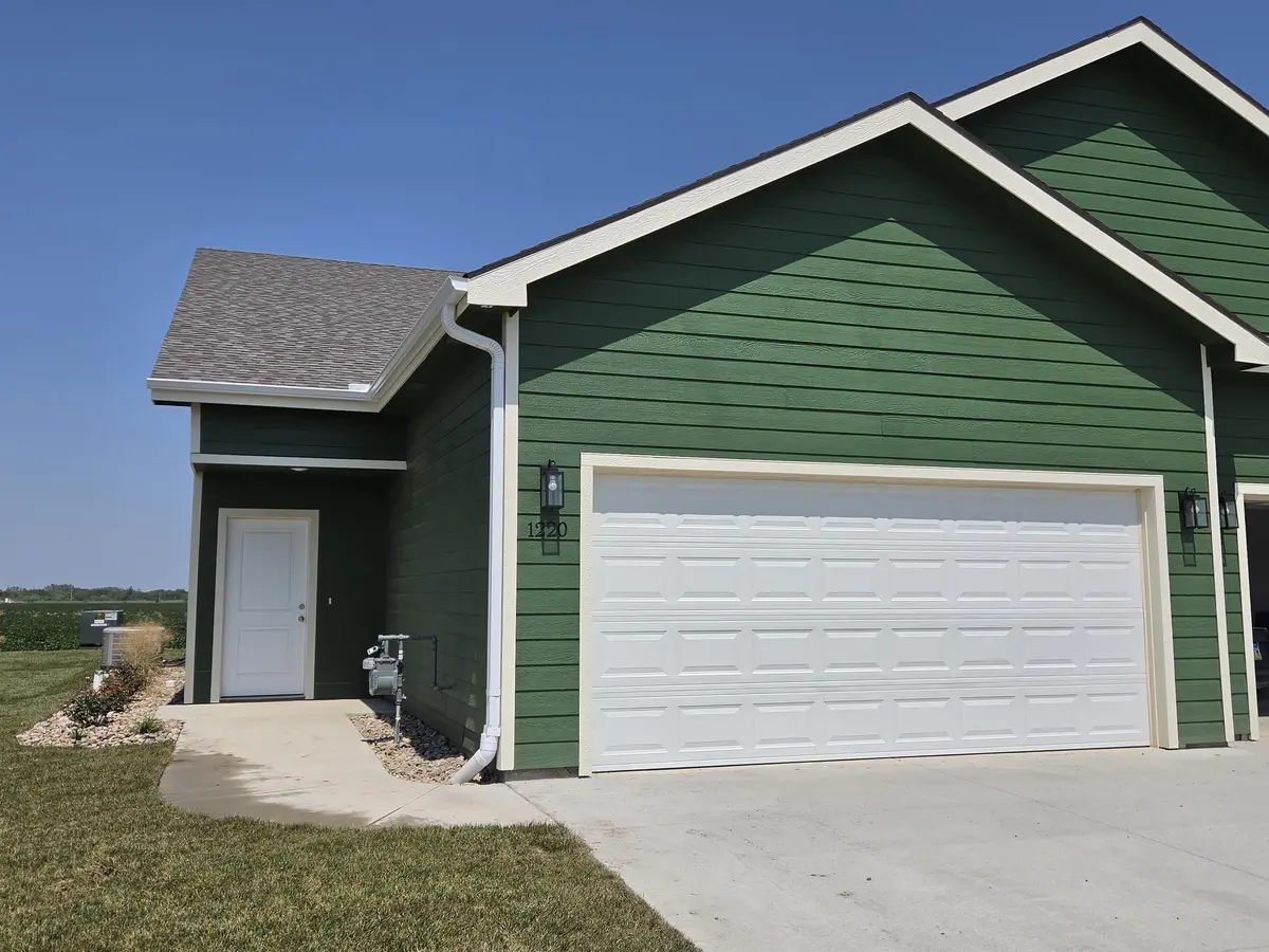 1220 Steve Hawley Ln., Salina, KS 67401