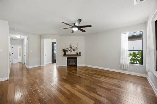 4332 Teravista Club DR #9, Round Rock, TX 78665