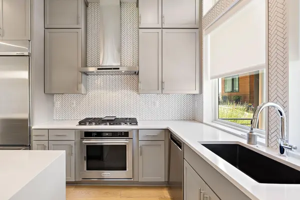 900 S 2nd ST #16, Austin, TX 78704