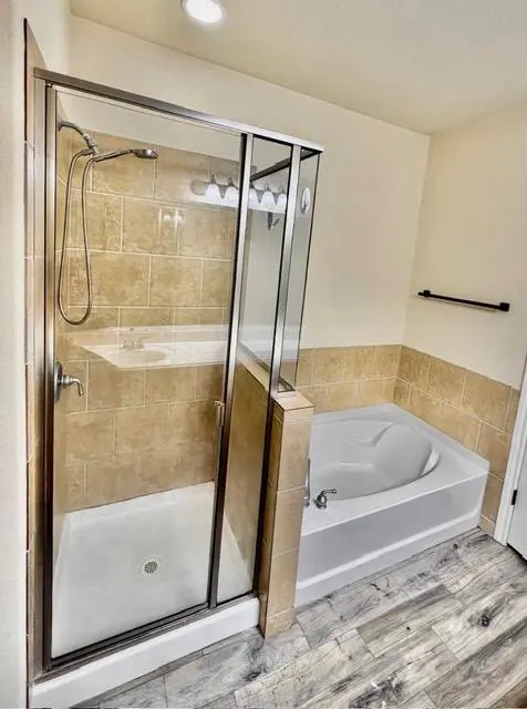 1405 Delsie DR #B, Austin, TX 78734