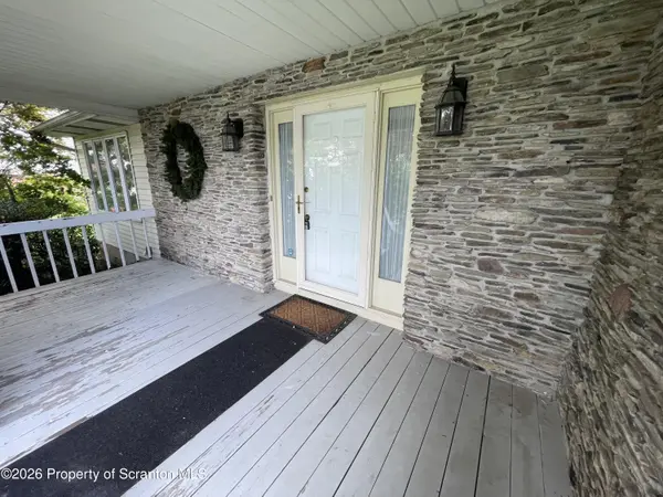 836 Laconia CIR, South Abington Twp, PA 18411