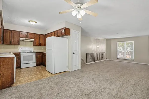 920-922 NW 13th ST, Blue Springs, MO 64015