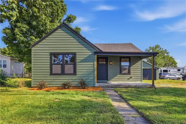 168 W North ST, Peculiar, MO 64078