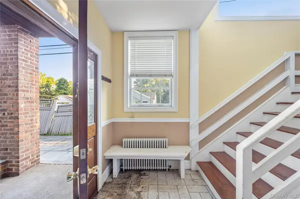 697 S Mountain RD, New City, NY 10956