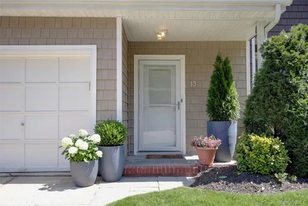 13 Pine ST, Huntington, NY 11743