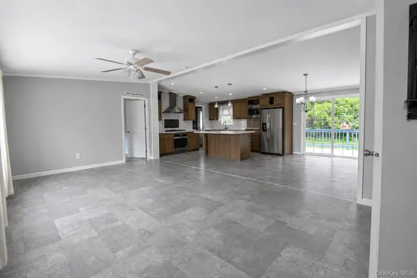 64 Airport RD, Accord, NY 12404