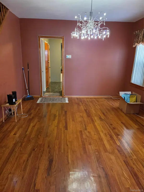 90-51 201 ST, Hollis, NY 11423