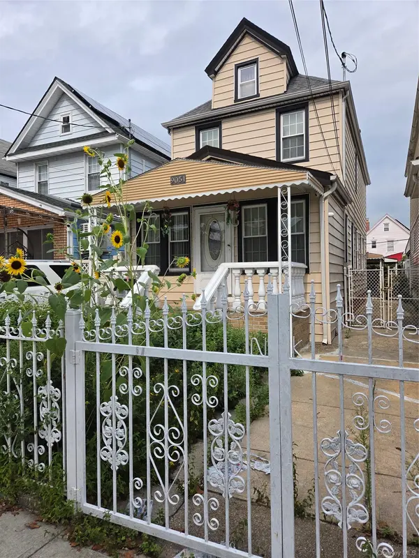 90-51 201 ST, Hollis, NY 11423