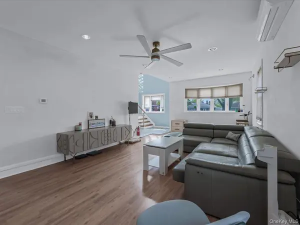 252-15 82nd AVE, Bellerose, NY 11426