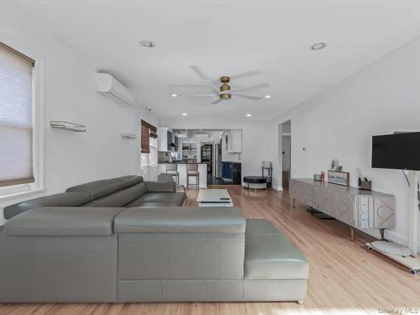 252-15 82nd AVE, Bellerose, NY 11426