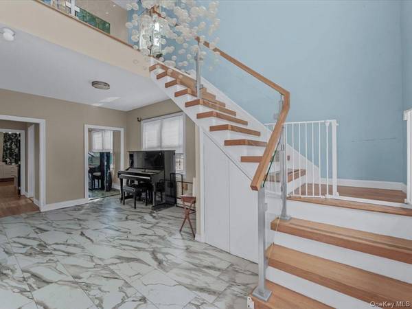 252-15 82nd AVE, Bellerose, NY 11426